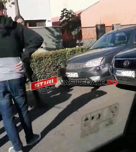 FOTO, VIDEO: Accident rutier pe str. Victoriei