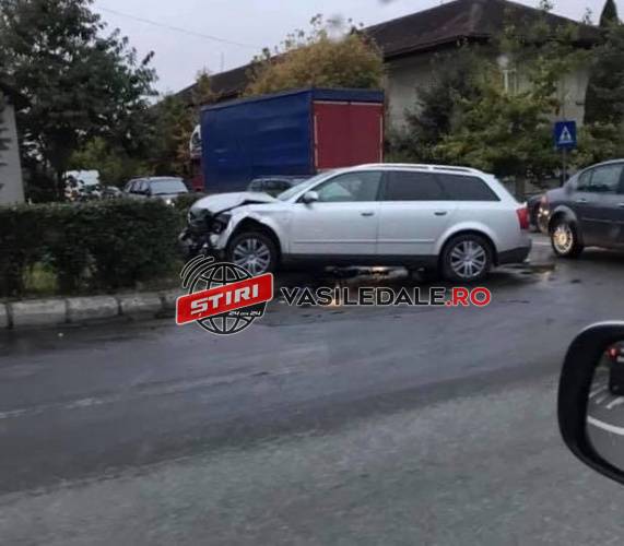 ULTIMA ORĂ: Accident pe str. Mihai Eminescu din Baia Mare (GALERIE FOTO)