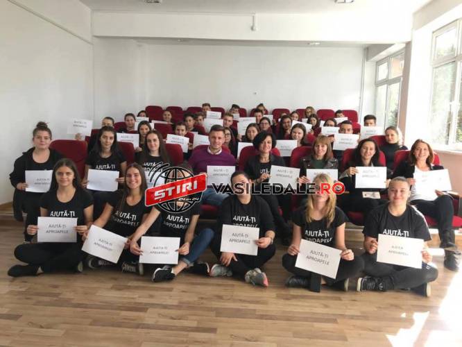MOBILIZARE ÎN MARAMUREȘ: Elevii sigheteni, chemați să doneze pentru copiii orfani din Bârsana, în cadrul campaniei „Ajută-ți aproapele” (FOTO)