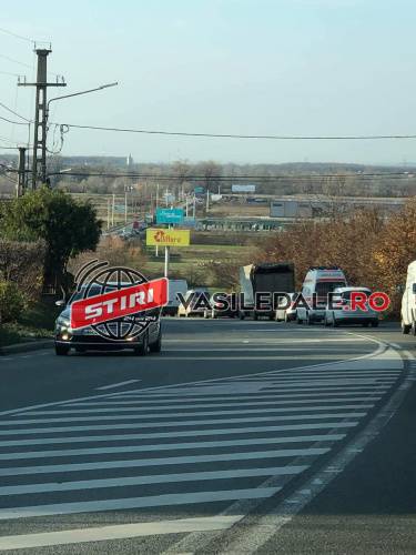 COZI KILOMETRICE LA LĂPUŞEL: Blocaj pe DN 1C. Au început lucrările la podul peste Lăpuş (Foto/video)