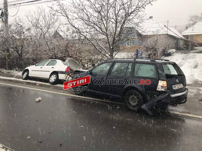 NEBUNIE PE ŞOSELE / ACTUALIZARE: Carambol la intrarea în Baia Mare, căruţă răsturnată la Bocicoel (GALERIE FOTO/VIDEO EXCLUSIV)