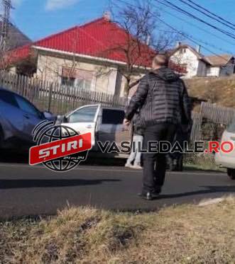 ULTIMA ORĂ: Impact frontal la Ferneziu (FOTO)