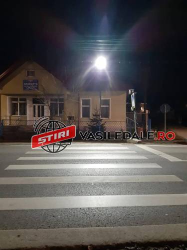 URMĂRI TRAGEDIE: Trecerea de pietoni din Lăpușel pe care a avut loc accidentul mortal a fost suprailuminată (FOTO)