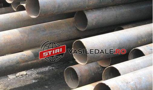 PRINŞI ÎN FLAGRANT: Trei persoane au furat ţeavă metalică de pe stadionul de fotbal din Baia Sprie