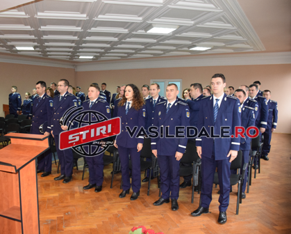 APRECIERE: Poliţiştii cu merite excepţionale au fost avansaţi în gradul următor înainte de termen