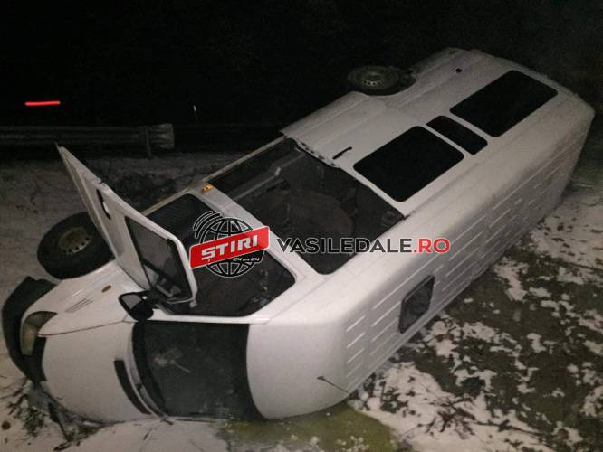 EXCLUSIV: Accident grav între Stejarul și Șomcuta Mare. Un microbuz cu şapte cetăţeni din Republica Moldova s-a răsturnat pe plafon (GALERIE FOTO) EXCLUSIV: Accident grav între Stejarul și Șomcuta Mare. Un microbuz cu şapte cetăţeni din Republica Moldova s-a răsturnat pe plafon (GALERIE FOTO)