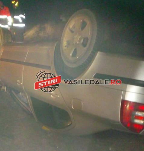 ACCIDENT LA GHERLA: O băimăreancă s-a răsturnat cu maşina în şanţ (FOTO)