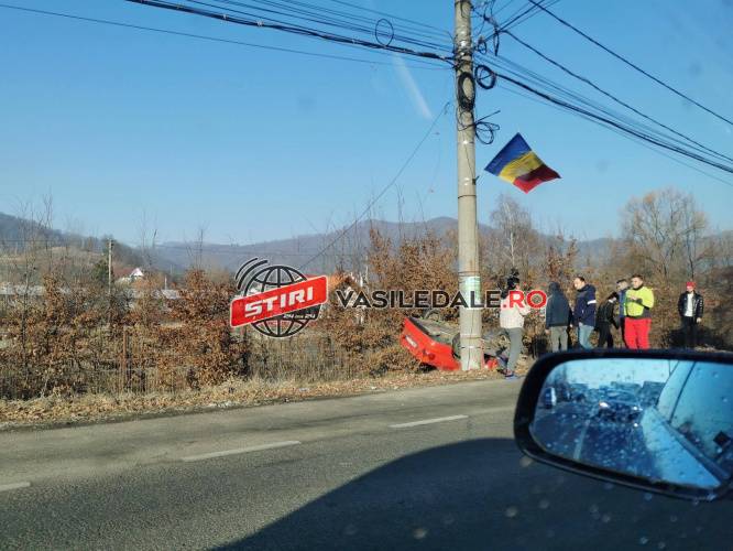 ACTUALIZARE: S-a răsturnat cu mașina pe DN18 la intrare în Baia Sprie. Accidente și în Satu Nou de Jos și Baia Mare (FOTO/VIDEO)