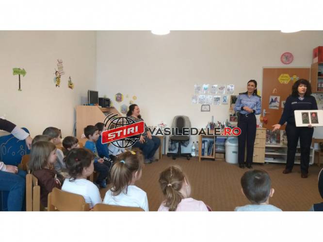 BAIA MARE: Copiii „au îmbrăţişat” azi regulile de circulaţie