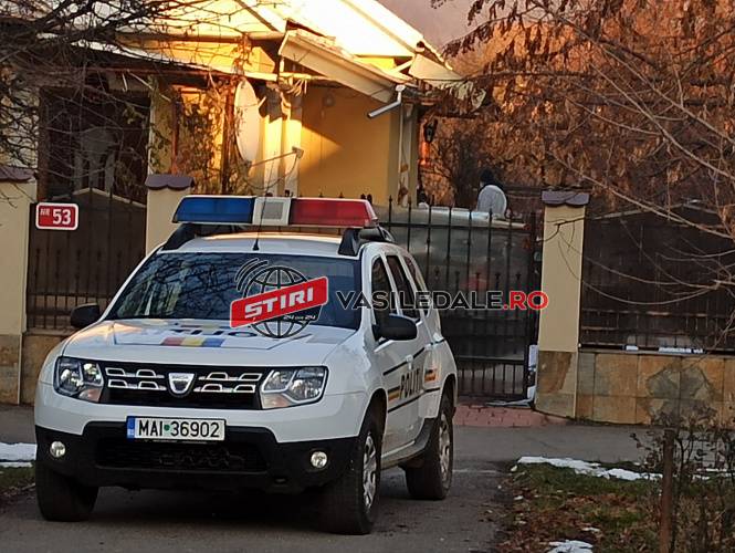 REMECIOARA: Ce au găsit poliţiştii în urma perchezițiilor la domiciliul unui bărbat de 28 de ani