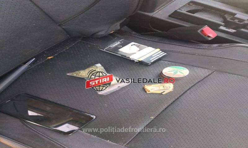 DESCOPERIT DE POLIŢIŞTII DE FRONTIERĂ: Cu marijuana în torpedou, la plimbare prin Dragomireşti