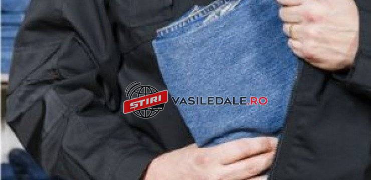S-A ALES CU DOSAR PENAL / ACTUALIZARE: Băimărean care a sustras articole vestimentare reţinut pentru 24 de ore de poliţişti