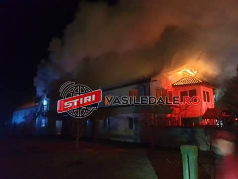 GALERIE FOTO: Incendiu violent la Ciuperceni – Satu Mare