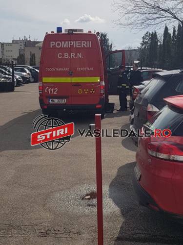 ACTUALIZARE: Judecătoria Baia Mare, evacuată după ce s-a primit un plic cu un praf alb suspect. Activitatea instanţei a fost reluată (FOTO, VIDEO)