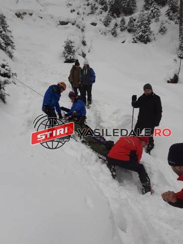 INTERVENŢIE DIFICILĂ PENTRU SALVAMONTIŞTI: Turistă din Botoşani, accident grav la Cascada Cailor (GALERIE FOTO, VIDEO)