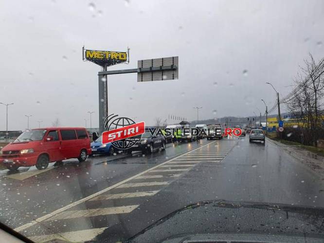 FOTO, VIDEO / ACTUALIZARE: Doi pacienți transportați la Spitalul de Boli infecțioase și Psihiatrie. Filtre la intrarea în Baia Mare. Nervi întinşi la maxim, oameni nemulţumiţi