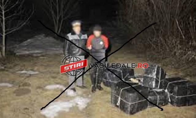 REUTERS: DE RÂSUL EUROPEI – Un ucrainean care făcea contrabandă cu măști de protecție în România, prins de polițiști când ieșea din râul Tisa