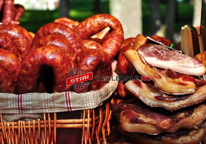 HOŢI POFTICIOŞI: Mai mulţi tineri din Coltău au furat produse de carne de 3.500 de lei