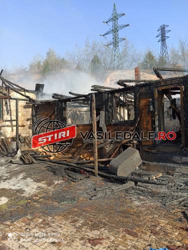 INCENDIU BAIA MARE: O casă de pe str. Hornului s-a făcut scrum (FOTO)