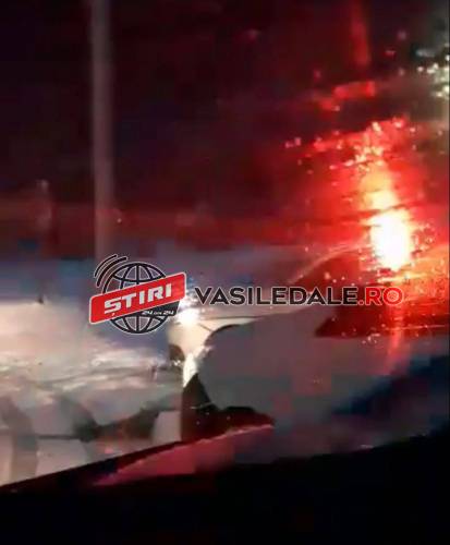 EXCLUSIV FOTO/VIDEO: Coloana cu maramureșeni întorși din Italia blocată la Cavnic. Ninsoarea abundentă a făcut șoseaua impracticabilă EXCLUSIV FOTO/VIDEO: Coloana cu maramureșeni întorși din Italia blocată la Cavnic. Ninsoarea abundentă a făcut șoseaua impracticabilă