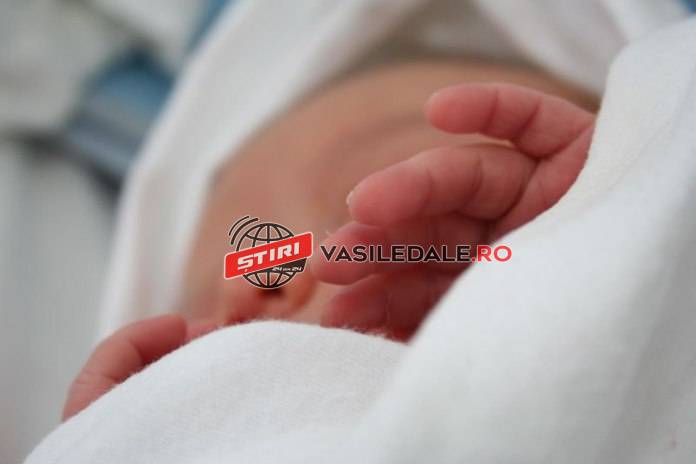 Autorităţile din Băiuţ oferă 1.000 de lei pentru fiecare copil născut. Primele mămici au primit deja banii