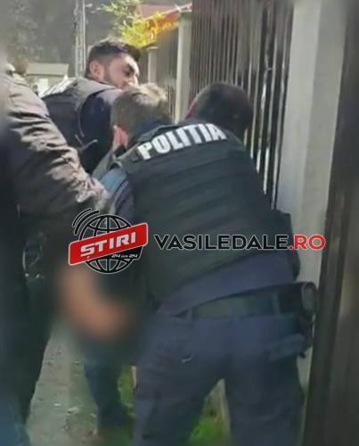 VIDEO ȘOCANT: ULTRAJ – Trei polițiști abia-abia au putut încătușa în stradă un bărbat din Baia Mare