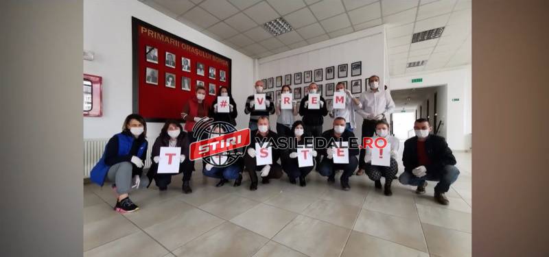 EXCLUSIV: NE MINT ÎN FAŢĂ – Poliţia susţine că videoclipul a fost filmat în Primăria Borşa (VIDEO)