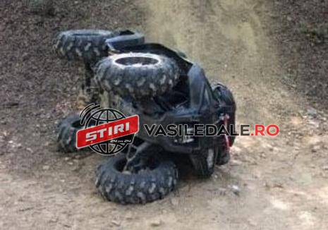 NĂNEŞTI: Tânăr din Bârsana, băut, fără permis, cu un ATV neînmatriculat s-a izbit de un gard şi de un stâlp