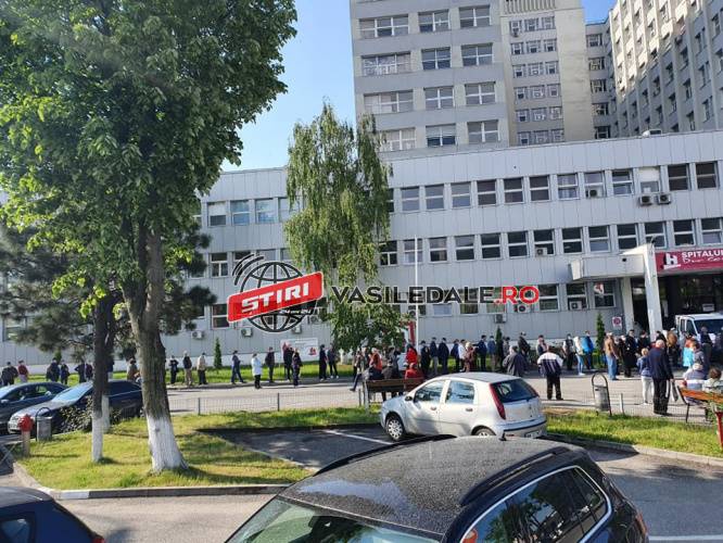 COD ROȘU LA SPITALUL JUDEȚEAN: Medici, asistenți, brancardieri – pozitivi. Secții întregi închise. DSP se ascunde și nu spune nimic