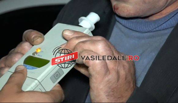 BAIA MARE: SOȚIA LUI A SUNAT POLIȚIA – A condus un autoturism cu o concentrație de 1,39 mg/l alcool pur în aerul expirat BAIA MARE: SOȚIA LUI A SUNAT POLIȚIA – A condus un autoturism cu o concentrație de 1,39 mg/l alcool pur în aerul expirat