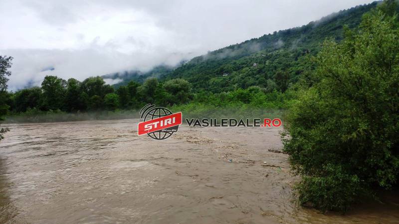 INUNDAŢII ÎN MARAMUREŞ: Ce pagube a provocat revărsarea râurilor Tisa şi Vişeu