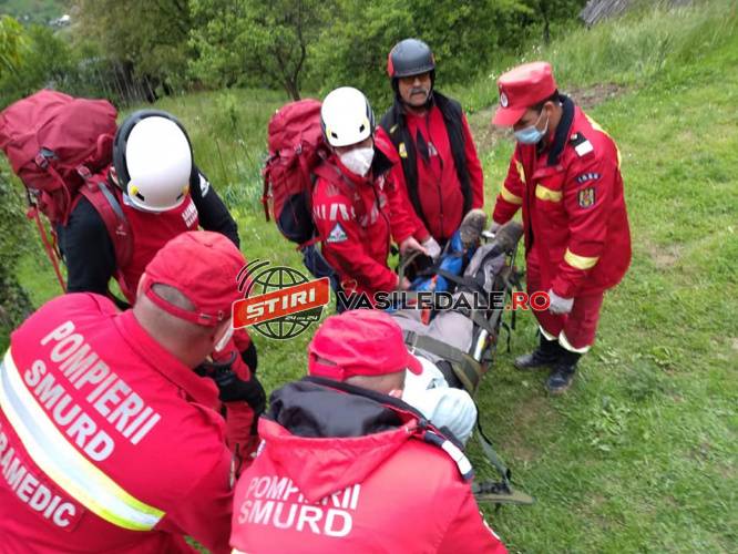 GALERIE FOTO: Salvamontiştii maramureşeni au intervenit la salvarea unui bărbat care şi-a rupt piciorul