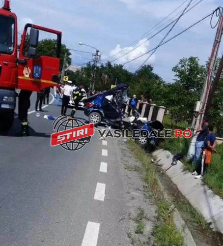 ACTUALIZARE 2: SIGHETU MARMAȚIEI – Două victime încarcerate după ce s-au izbit cu mașina de un stâlp. Soția șoferului a decedat (galerie foto / VIDEO)