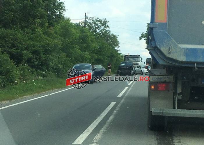 GALERIE FOTO: Carambol între trei maşini pe DN1C, în zona ILBA ”Deal”