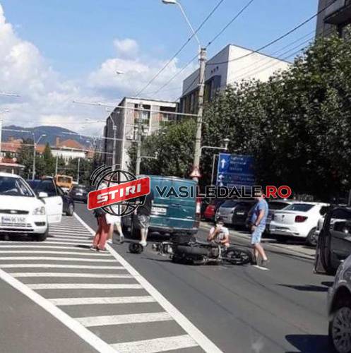 Foto Actualizare Accident Pe Bd Bucuresti Un Motociclist S A Răsturnat O Masină A Ajuns Intr Un Gard La Barsana Stiri Din Maramures Vasile Dale