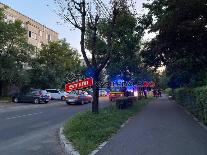 GALERIE FOTO: A luat foc un apartament de pe strada Victoriei