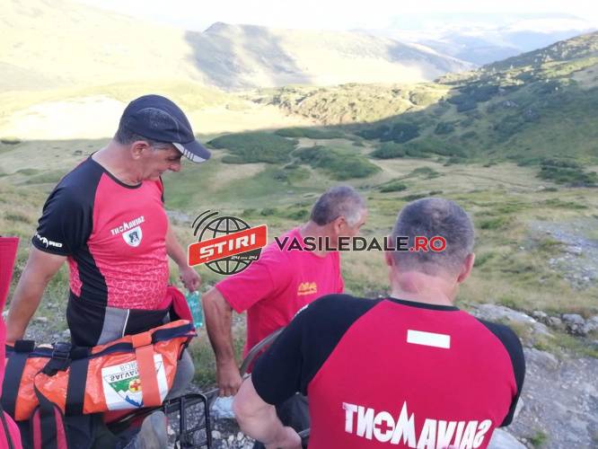 GALERIE FOTO: Salvamontiştii borşeni, mai multe intervenţii în Munţii Rodnei