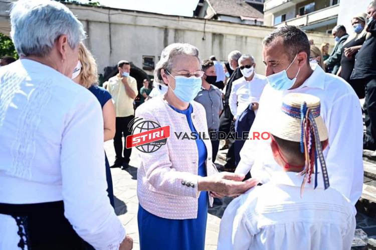 EDITORIAL: Lipsa crasă de demnitate şi etică în politica judeţeană a PNL!