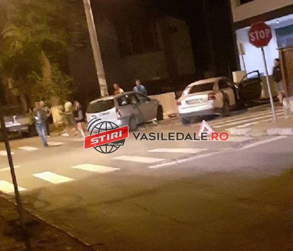 FOTO/VIDEO EXCLUSIV: Impact violent într-o intersecție de pe strada Mihai Eminescu din Sighet