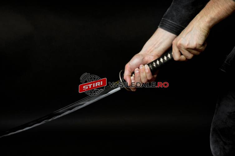 AMENINŢARE ŞI ULTRAJ LA SIGHET / ACTUALIZARE: A ajuns la Psihiatrie, după ce a ameninţat cu sabia o femeie