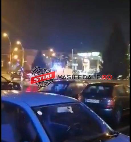 FOTO / ACTUALIZARE: Pieton lovit pe trecere, în zona Semilună