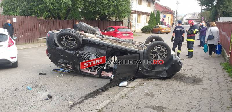 ACCIDENT LA SIGHET / ACTUALIZARE: O maşină răsturnată, două victime (GALERIE FOTO)