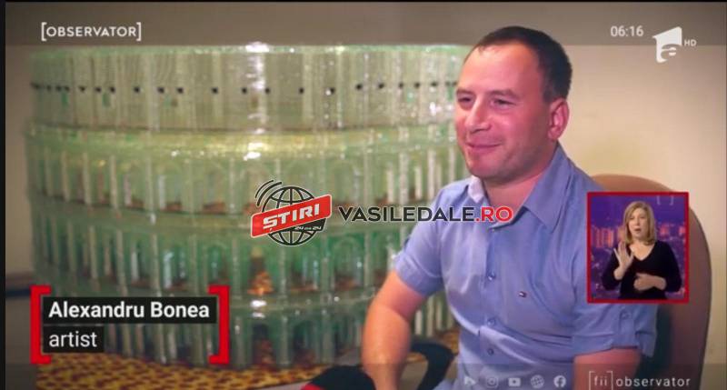LUCRARE UNICAT: Un tânăr din Baia Mare a construit din sticlă Colosseumul din Roma. Lucrarea va fi scoasă la licitaţie, iar banii vor merge către un centru de plasament
