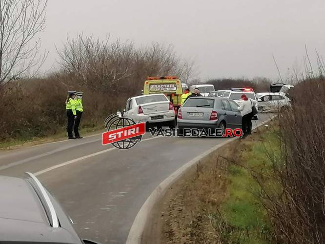 COLIZIUNE ÎN LANŢ: Maramureşean implicat într-un accident rutier produs în zona localităţii Apa
