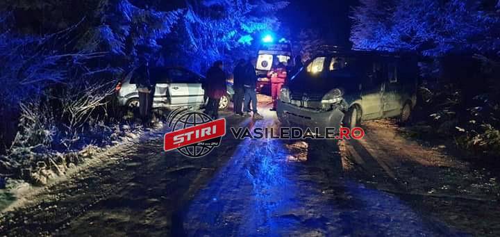 FOTO EXCLUSIV, VIDEO: Impact violent între două autovehicule în Pasul Rotunda