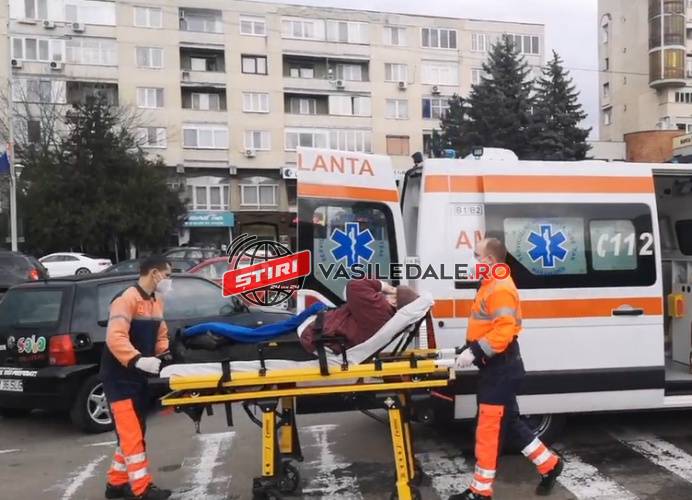 FOTO / VIDEO: Pieton lovit pe trecere la Magazinul Maramureşul (ACTUALIZARE)