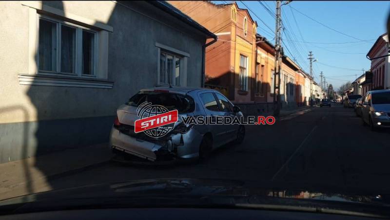 FOTO: Impact între două autoturisme la Sighetu Marmaţiei