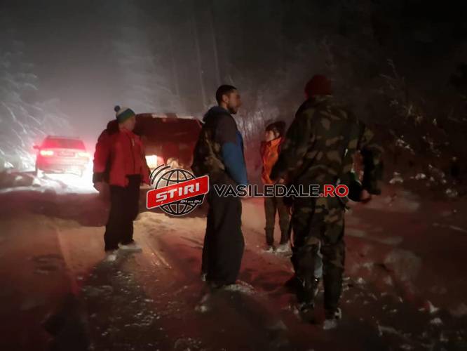 INTERVENŢIE NOCTURNĂ: Salvamont Maramureș, în zona Mogoșa – Negreia, pentru salvarea a doi bărbaţi rătăciţi