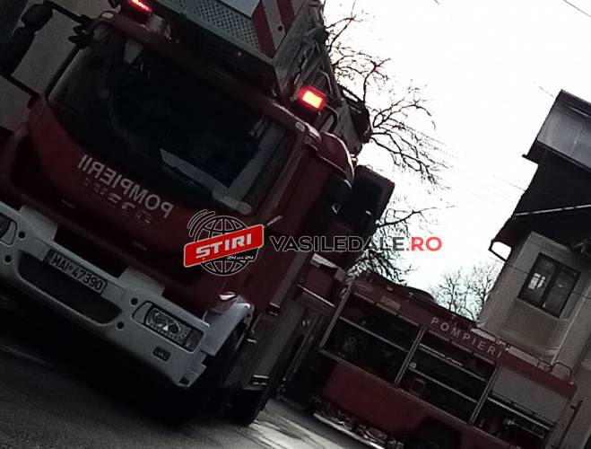 FOTO/VIDEO/ACTUALIZARE: Incendiu la Sighetu Marmației. Intervin pompierii. O maşină s-a făcut scrum