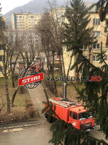 FOTO – Incendiu tablou electric într-un bloc de pe strada Odobescu din Baia Mare